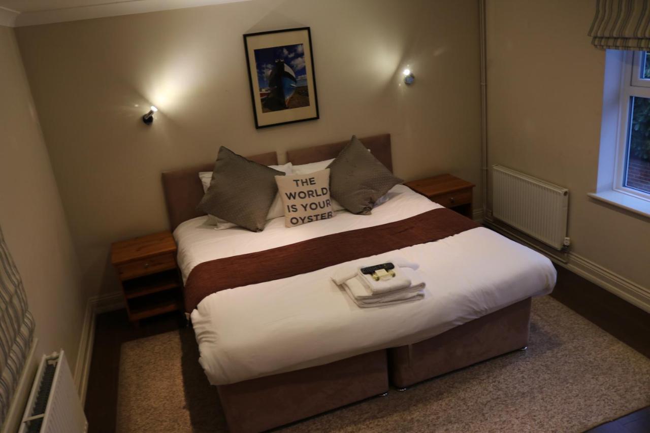 The Oyster Smack Hotel Burnham-on-Crouch Eksteriør billede