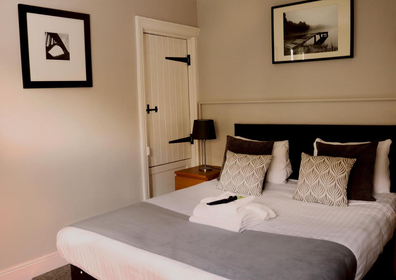 The Oyster Smack Hotel Burnham-on-Crouch Eksteriør billede