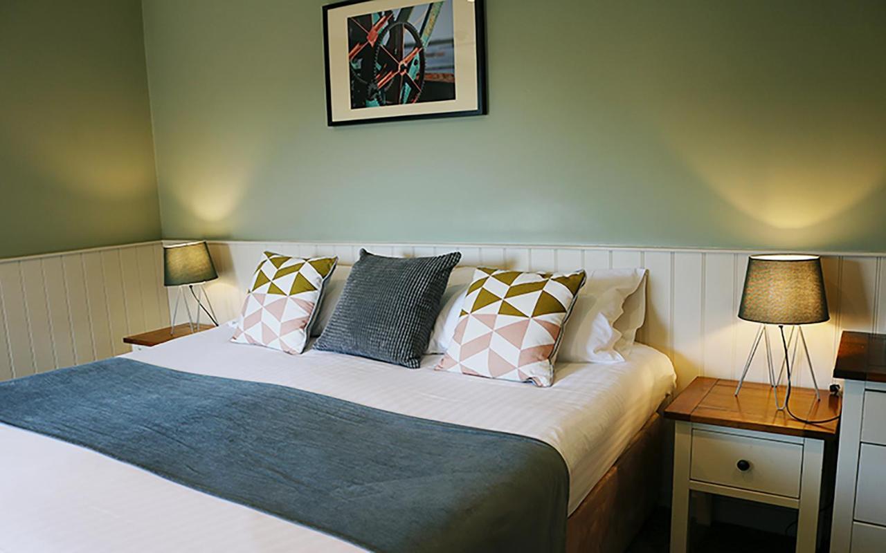The Oyster Smack Hotel Burnham-on-Crouch Eksteriør billede