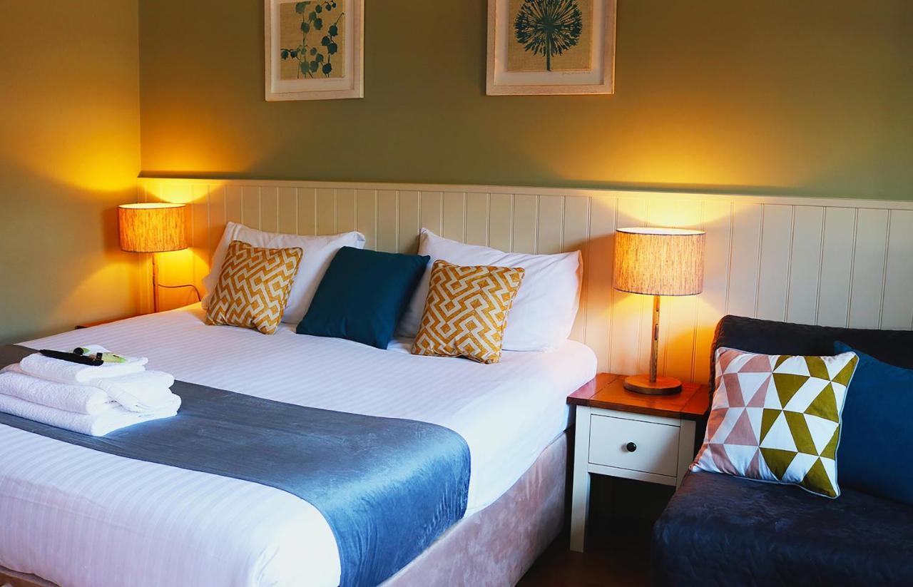 The Oyster Smack Hotel Burnham-on-Crouch Eksteriør billede