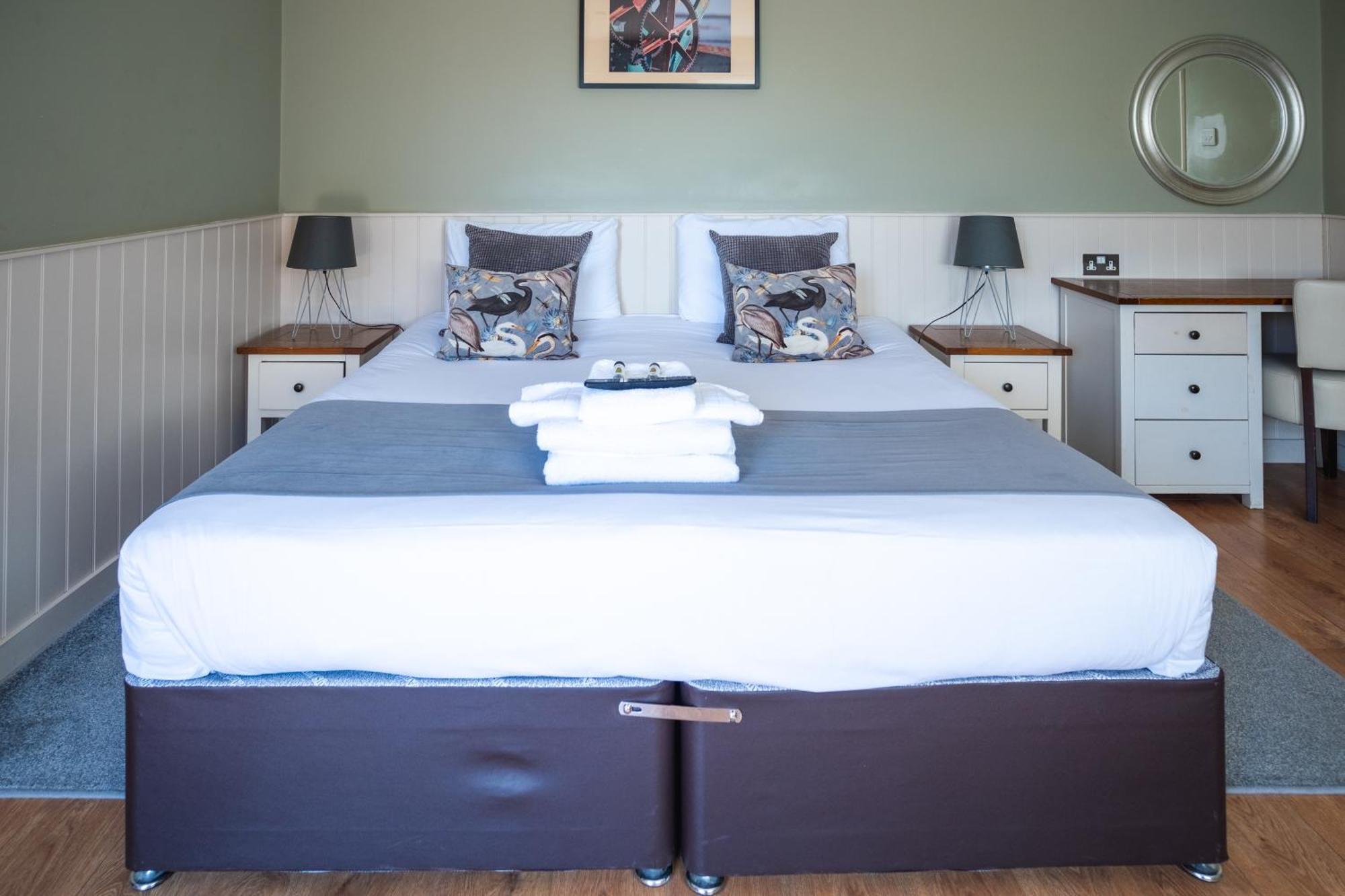 The Oyster Smack Hotel Burnham-on-Crouch Eksteriør billede