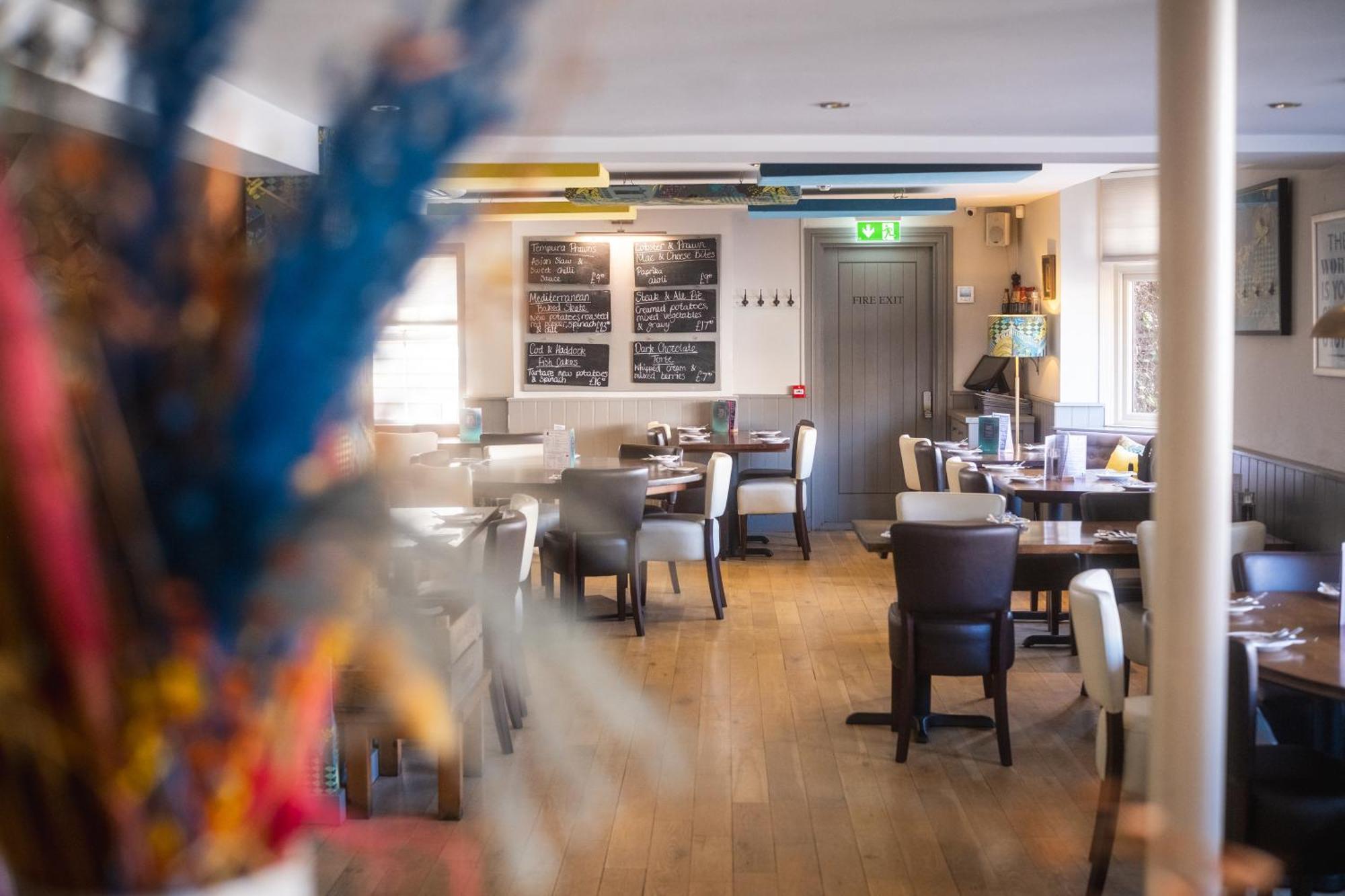 The Oyster Smack Hotel Burnham-on-Crouch Eksteriør billede