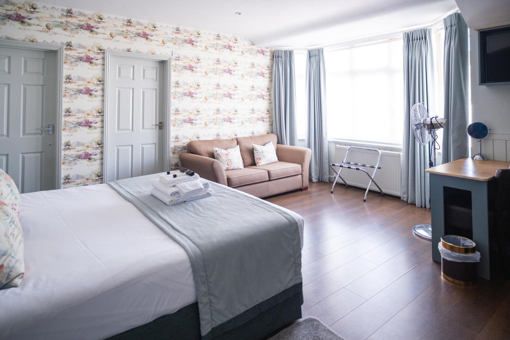 The Oyster Smack Hotel Burnham-on-Crouch Eksteriør billede