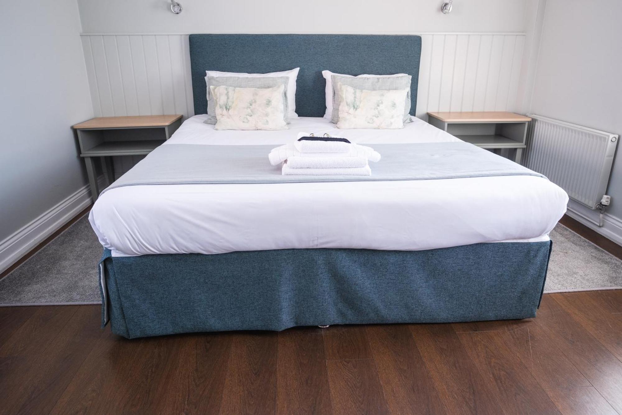 The Oyster Smack Hotel Burnham-on-Crouch Eksteriør billede
